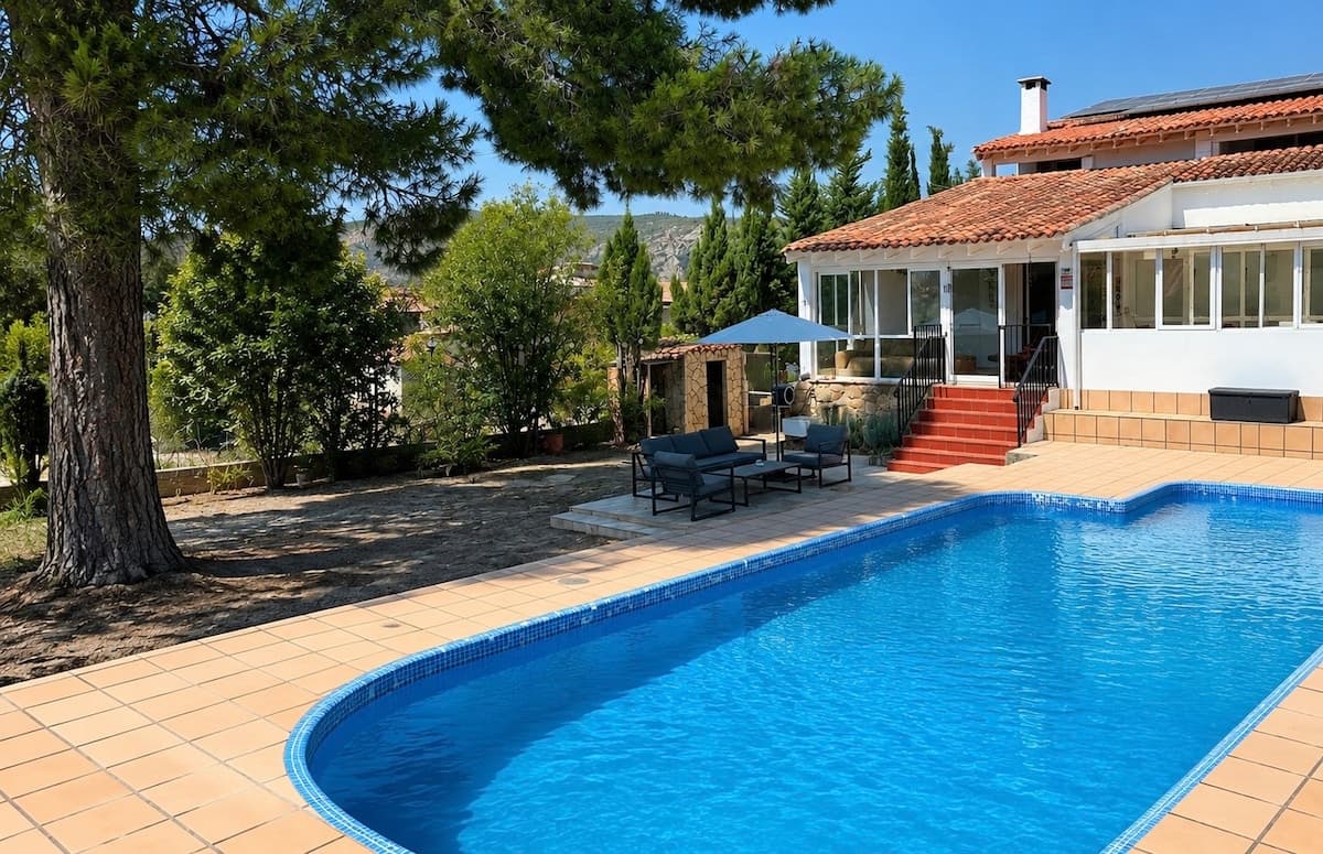 Chulilla Haus Garden of Eden — Mediterranean holiday house with gardens